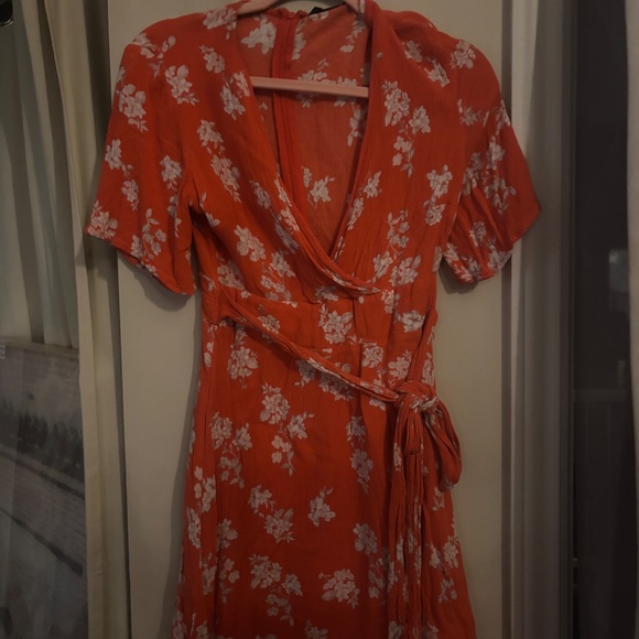 Dress - Picture 2 of 3